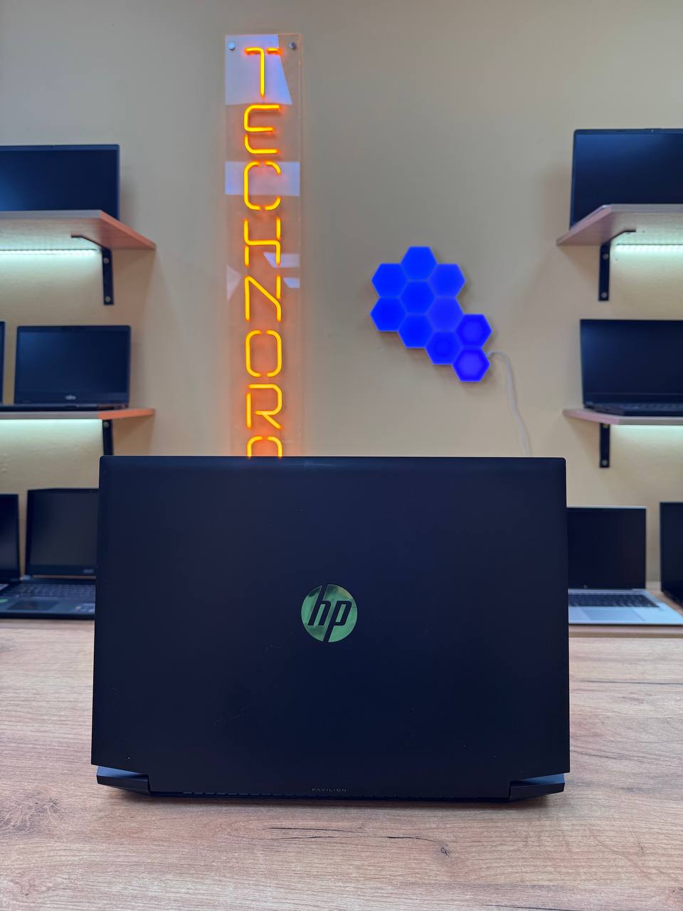 HP Pavilion 16 / i5-10300H / GTX 1660 TI / 16GB / SSD 512GB / 144Hz — фото 4