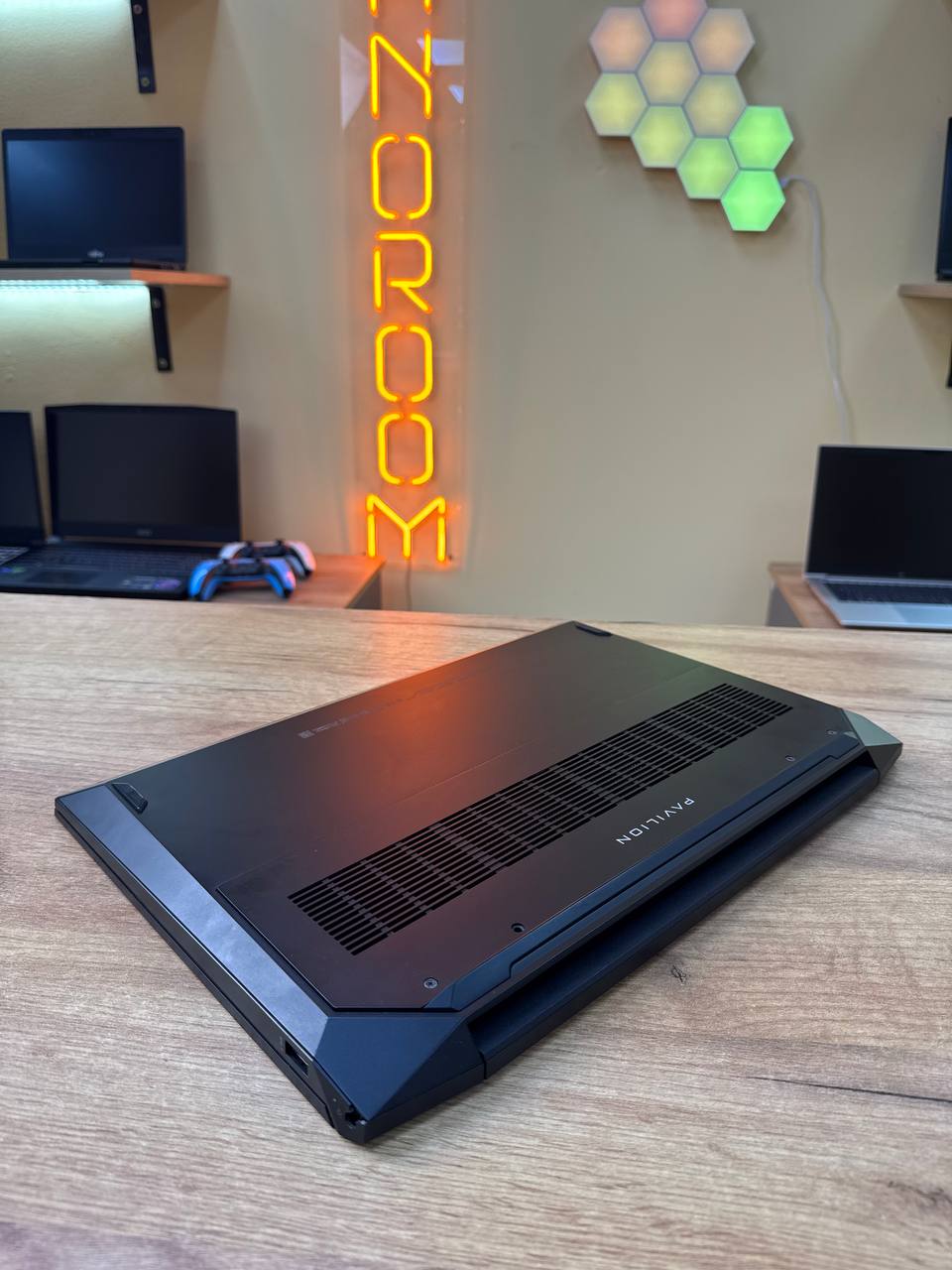 HP Pavilion 16 / i5-10300H / GTX 1660 TI / 16GB / SSD 512GB / 144Hz — фото 9