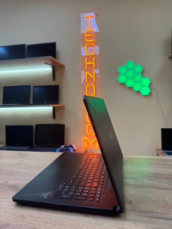ASUS TUF Gaming 17 / Ryzen 5 3550H / GTX 1650 / 16GB / SSD 256GB / 60Hz — фото 3