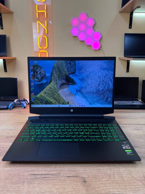 HP Pavilion 15 / Ryzen 5 3550H / GTX 1650 / 16GB / SSD 1024GB / 60Hz