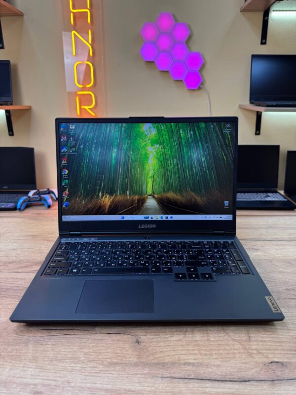 Lenovo Legion 5 / i5-10300H / GTX 1650 / 16GB / SSD 512GB / 144Hz