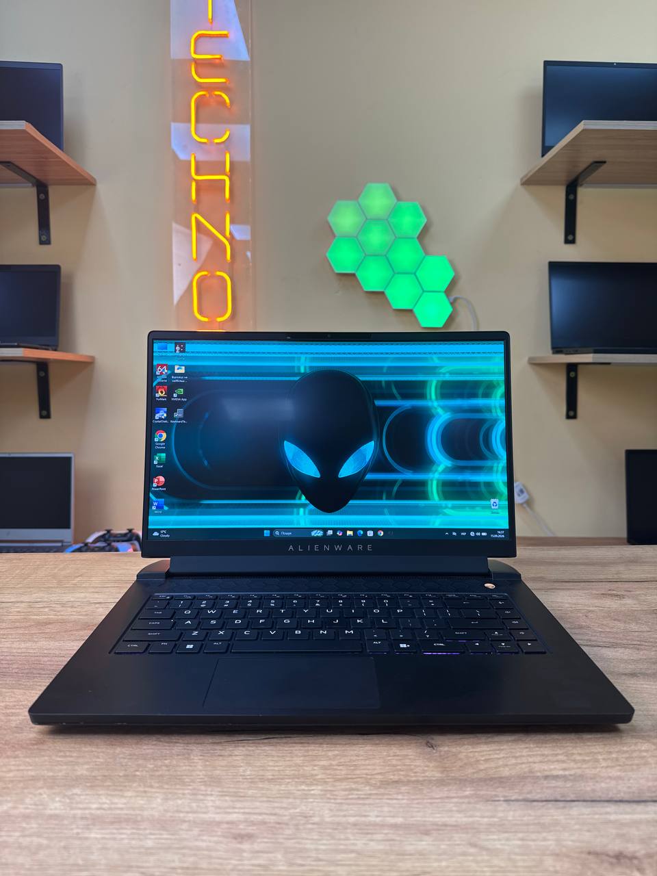 Alienware M15 / Ryzen 9 5900HX / RTX 3070 / 16GB / SSD 512GB / 240Hz