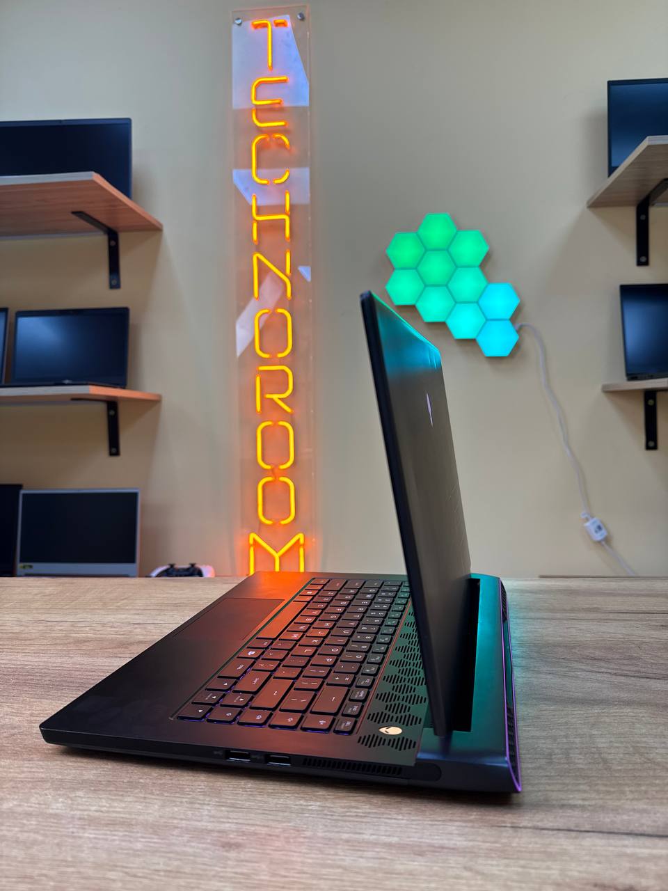 Alienware M15 / Ryzen 9 5900HX / RTX 3070 / 16GB / SSD 512GB / 240Hz — фото 3