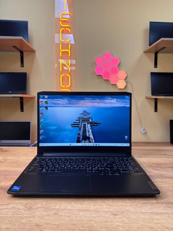 Lenovo IdeaPad Gaming 3 / i5-11320H / GTX 1650 / 8GB / SSD 512GB / 60Hz