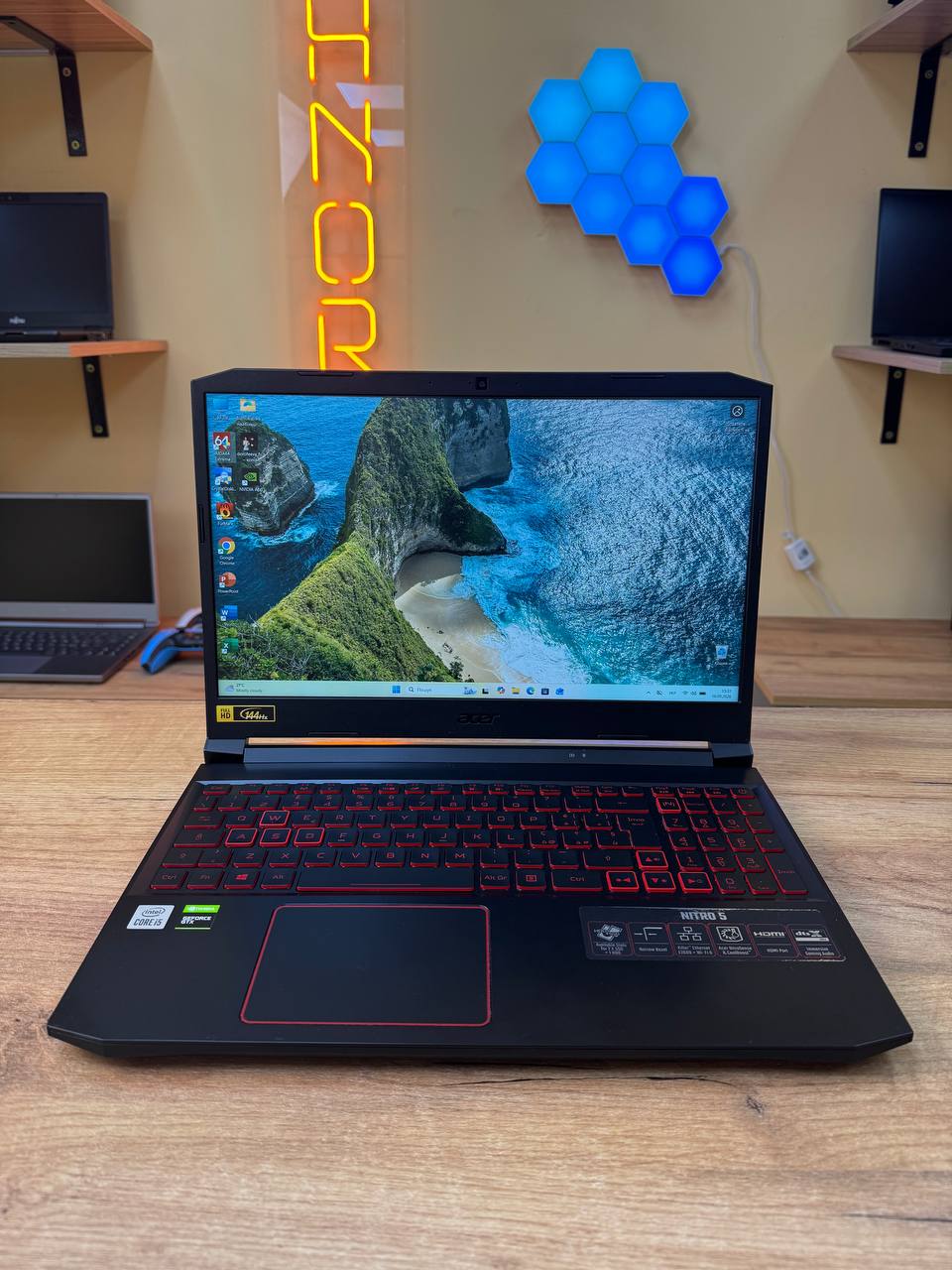 Acer Nitro 5 / i5-10300H / GTX 1650 / 16GB / SSD 240GB / 144Hz