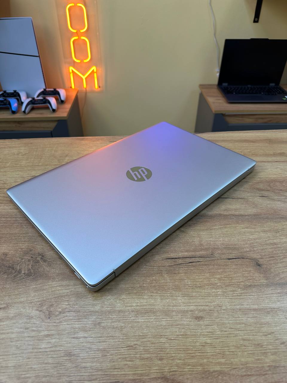 HP Laptop 17 / Ryzen 3 7320U / Radeon Graphics / 8GB / SSD 512GB — фото 7