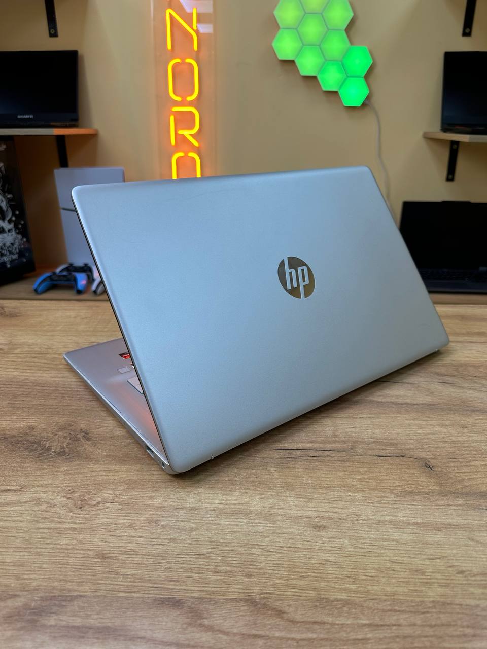 HP Laptop 17 / Ryzen 3 7320U / Radeon Graphics / 8GB / SSD 512GB — фото 5