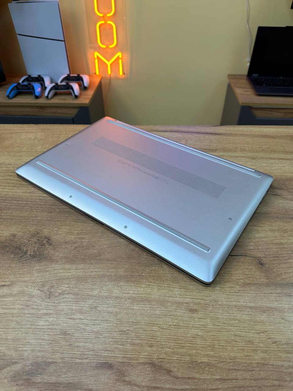 HP Laptop 17 / Ryzen 3 7320U / Radeon Graphics / 8GB / SSD 512GB — фото 8