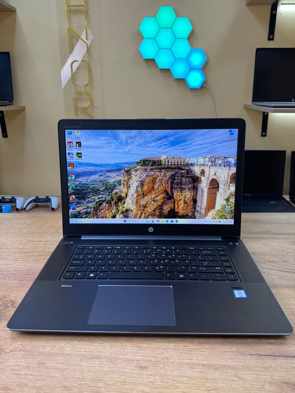 HP ZBook Studio G3 / i7-6700HQ / 16GB / SSD 512GB / 60Hz