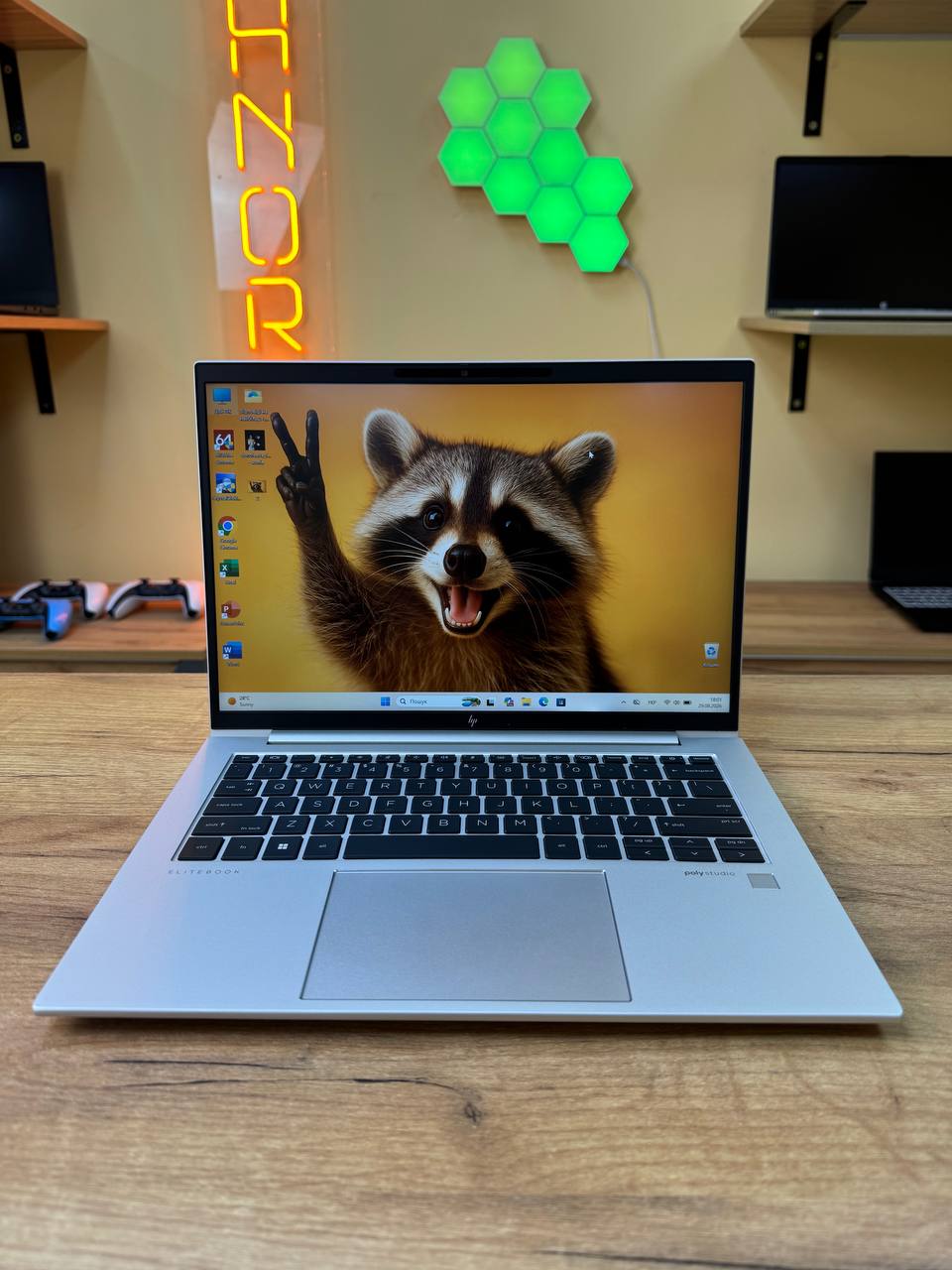 HP EliteBook 840 G9 / i5-1245U / Intel UHD / 16GB / SSD 256GB / 60Hz