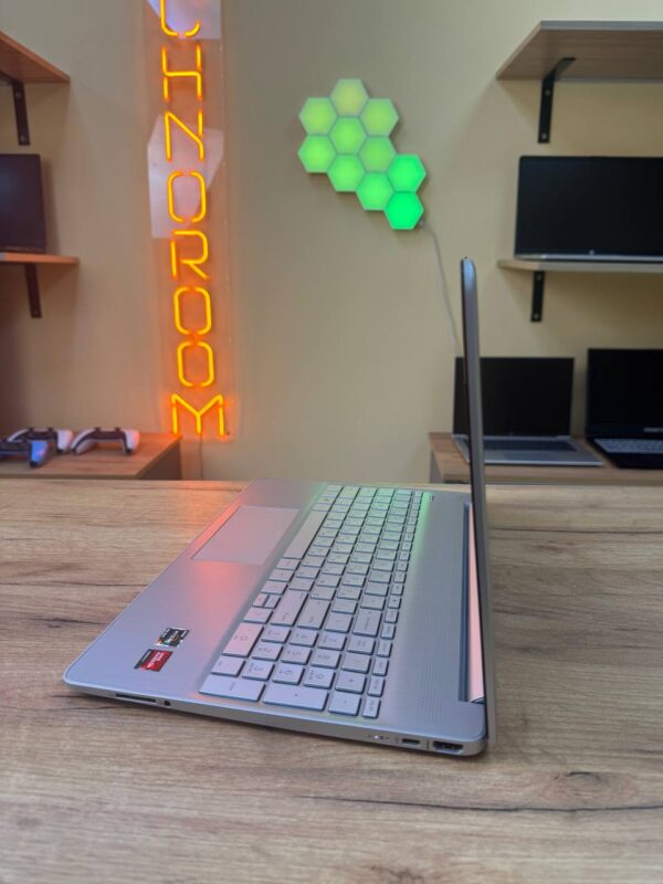 HP Laptop 15 / Ryzen 7 5700U / Radeon Graphics / 16GB / SSD 512GB / 60Hz — фото 6