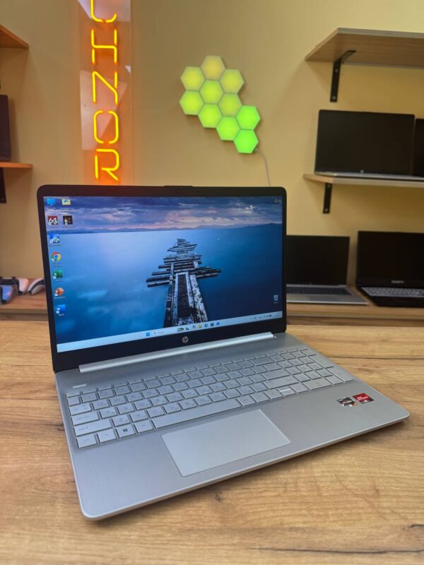HP Laptop 15 / Ryzen 7 5700U / Radeon Graphics / 16GB / SSD 512GB / 60Hz — фото 3