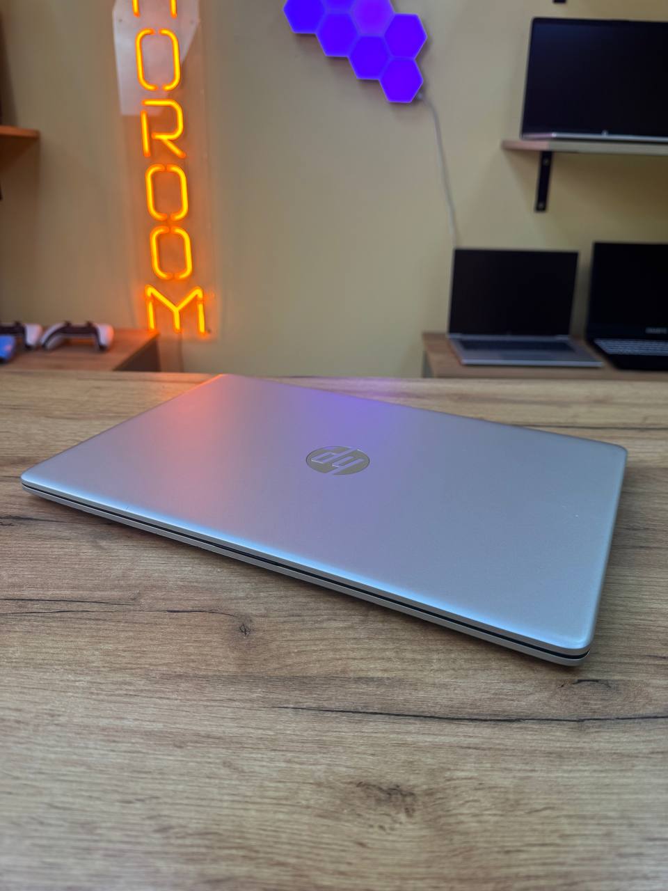 HP Laptop 15 / Ryzen 7 5700U / Radeon Graphics / 16GB / SSD 512GB / 60Hz — фото 8