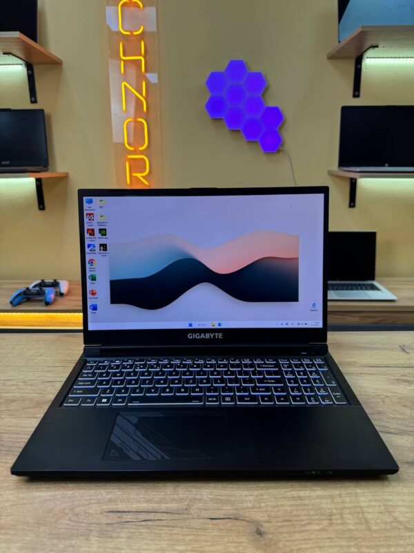 Gigabyte G5 KF5 / i7-12650H / RTX 4060 / 16GB / SSD 512GB / 144Hz