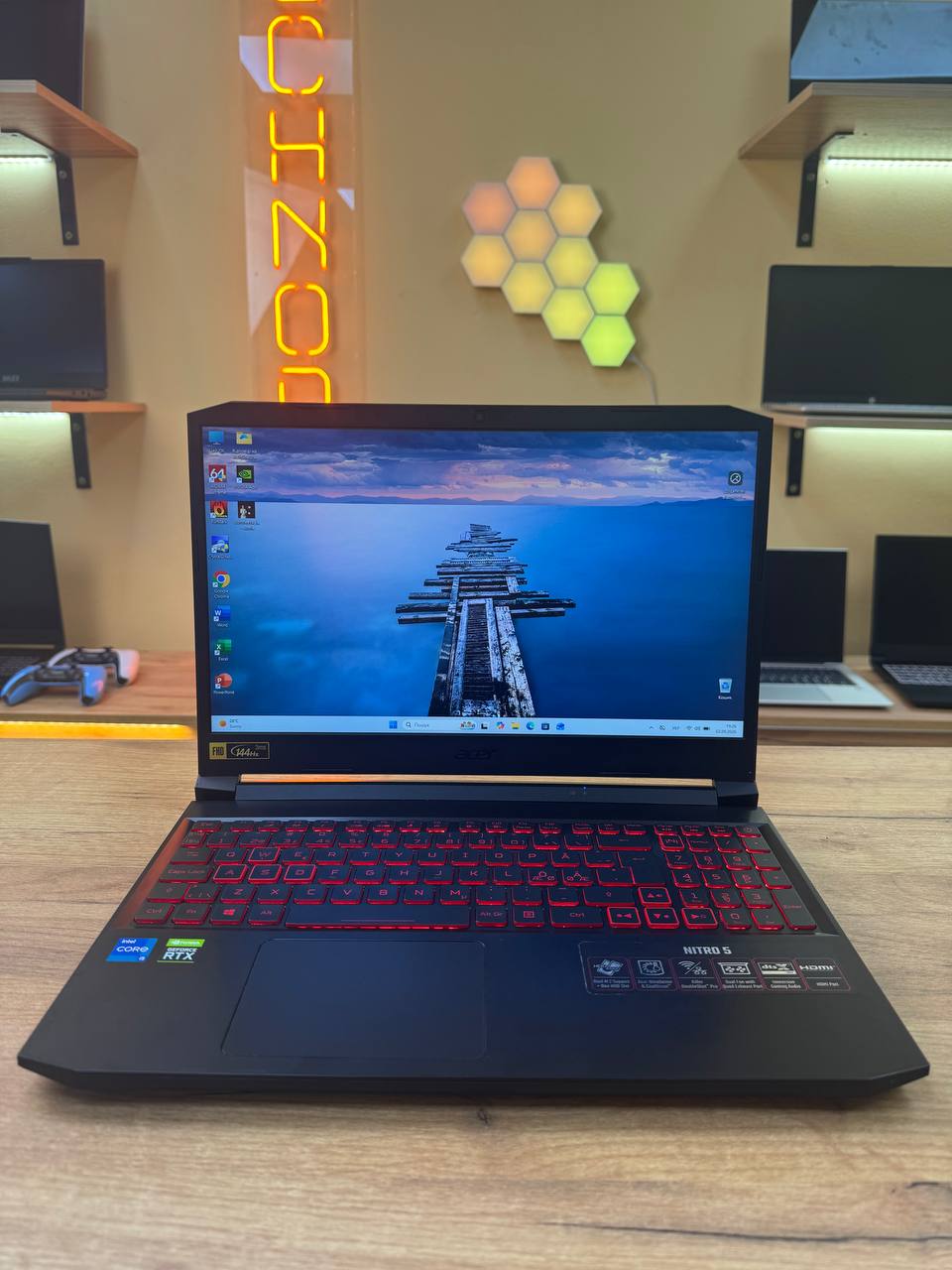 ACER NITRO 5 / i5-11300 / RTX 3050 / 16GB / SSD 512GB / 144Hz