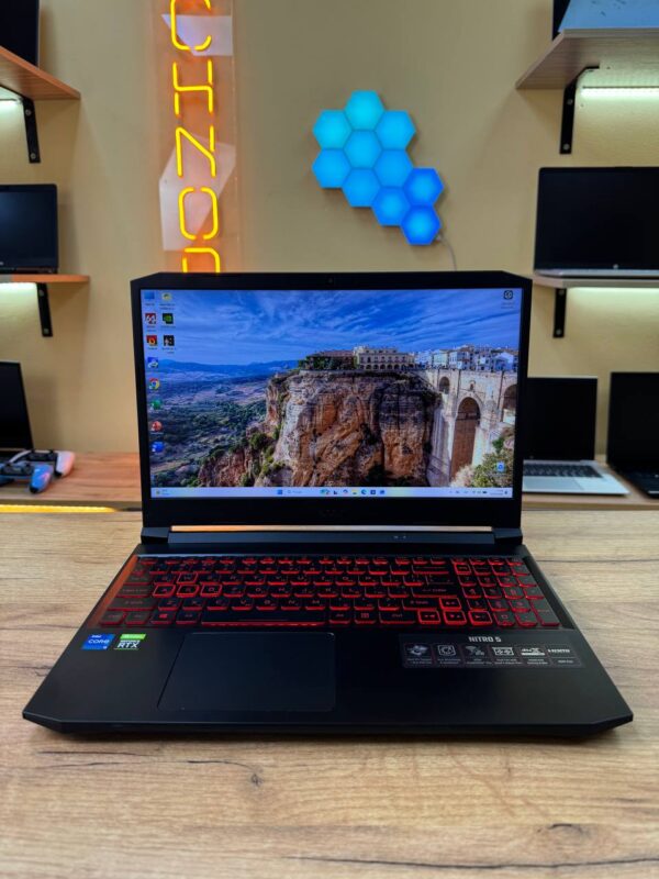Acer Nitro 5 / i5-11400H / RTX 3050 / 16GB / SSD 512GB / 165Hz
