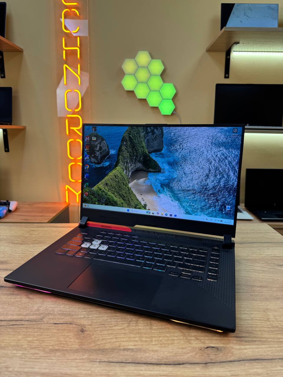 ASUS ROG Strix / Ryzen 9 5900HX / RX 6800M / 16GB / SSD 1024GB / 300Hz — фото 2