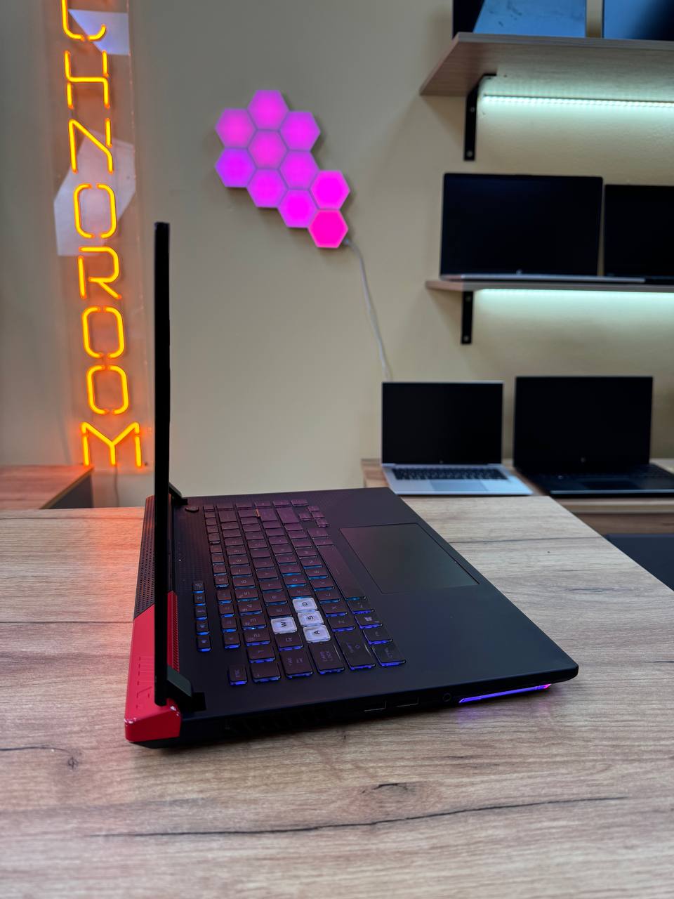 ASUS ROG Strix / Ryzen 9 5900HX / RX 6800M / 16GB / SSD 1024GB / 300Hz — фото 4