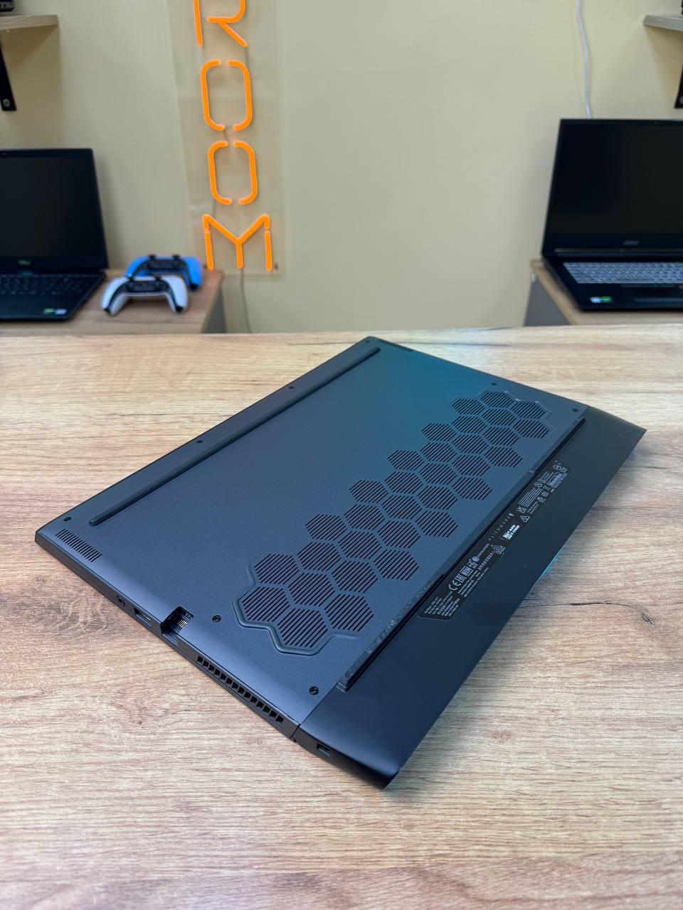 Alienware / i7-10870H / RTX 3080 / 32GB / SSD 1000GB / 300Hz — фото 9