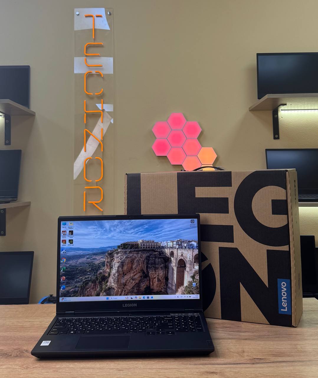 Lenovo Legion 5 / Ryzen 5 4600H / GTX 1650 / 16GB / SSD 512GB / 120Hz