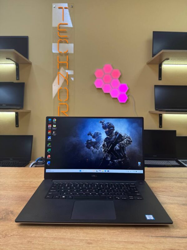 Dell Precision 5520 / i7-6820HQ / 16GB / SSD 256GB / 60Hz