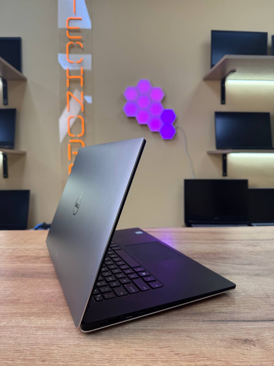 Dell Precision 5520 / i7-6820HQ / 16GB / SSD 256GB / 60Hz — фото 3