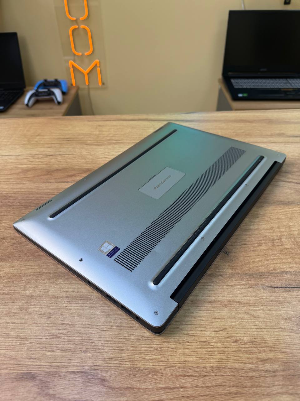 Dell Precision 5520 / i7-6820HQ / 16GB / SSD 256GB / 60Hz — фото 9