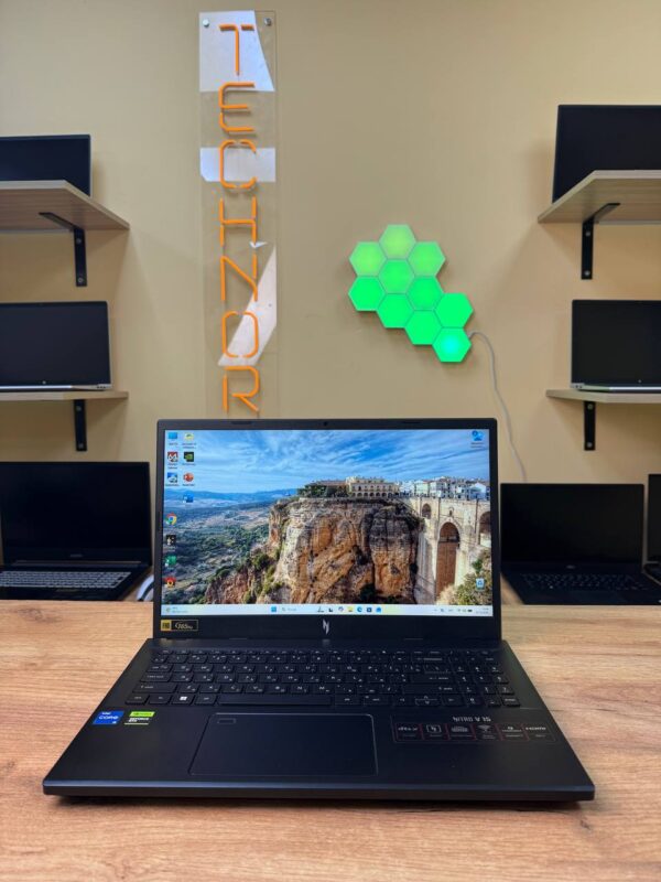 Acer Nitro V15” / i5-13420H / RTX 3050 / 16GB / SSD 512GB / 165Hz
