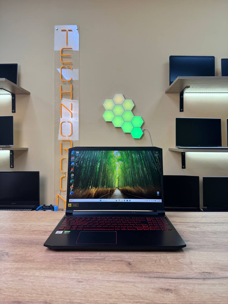 Acer Nitro 5 / i5-10300H / GTX 1650 / 12GB / SSD 256GB / 60Hz