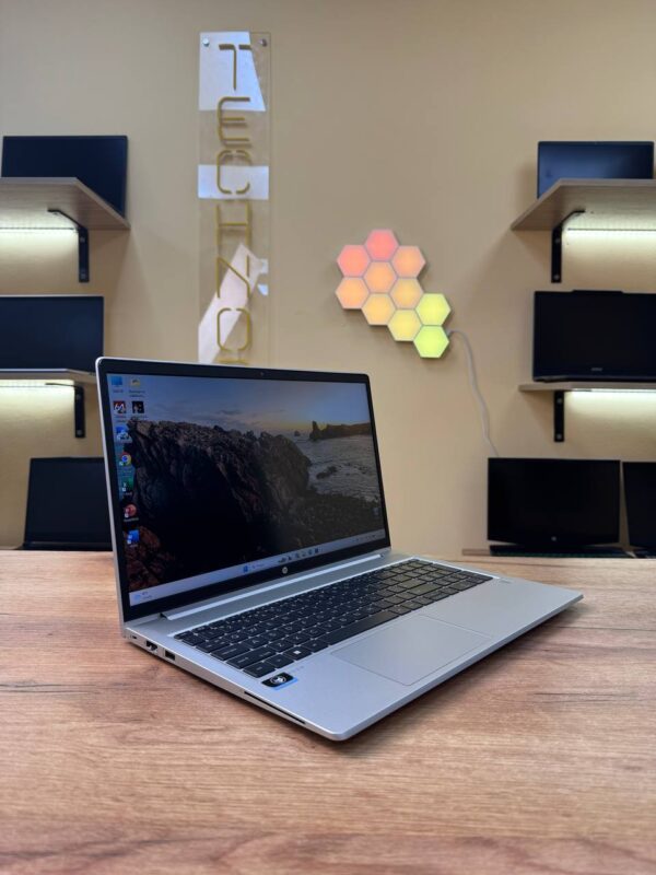 HP ProBook 455 G9 / Ryzen 5 5625U / Radeon Graphics / 8GB / SSD 256GB / 60Hz — фото 2