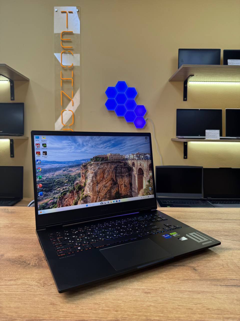 HP OMEN Gaming 16 / i7-13700HX / RTX 4060 / 16GB / SSD 512GB / 240Hz — фото 2