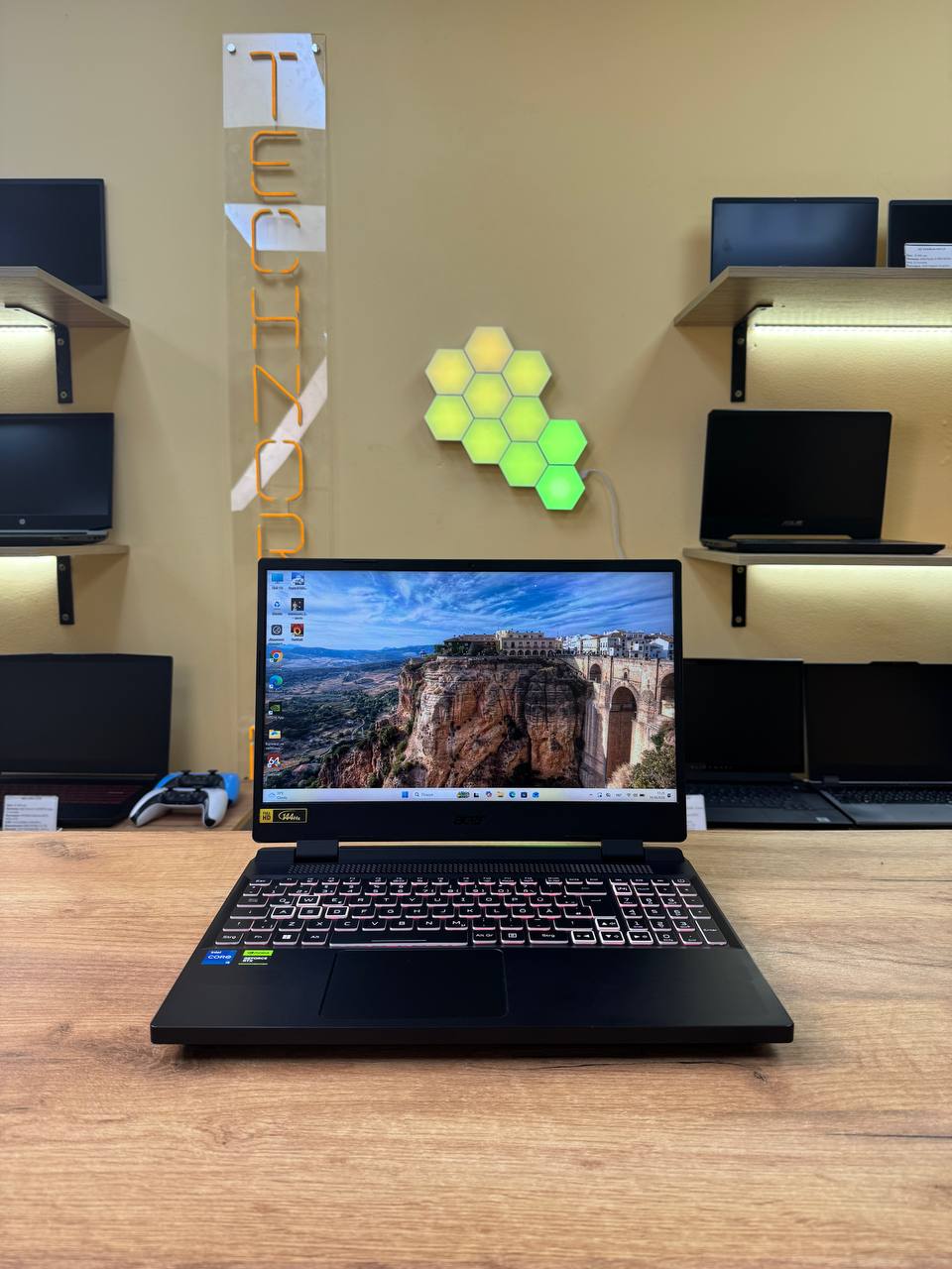 Acer Nitro 5 / i5-12450H / RTX 4050 / 16GB / SSD 512GB / 144Hz