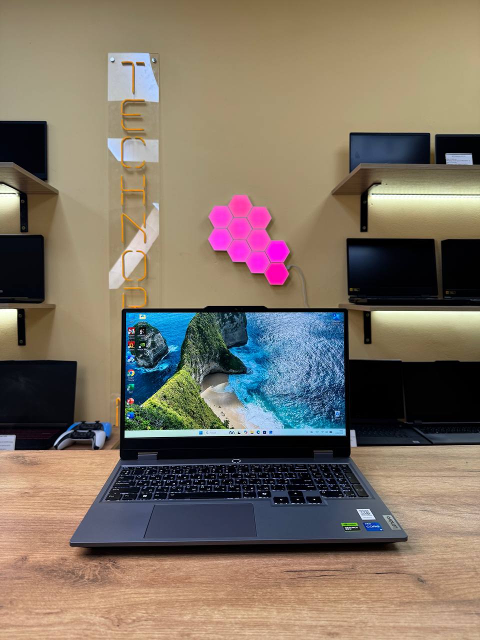 Lenovo LOQ 15 / i5-12450HX / RTX 3050 / 16GB / SSD 1024GB / 144Hz