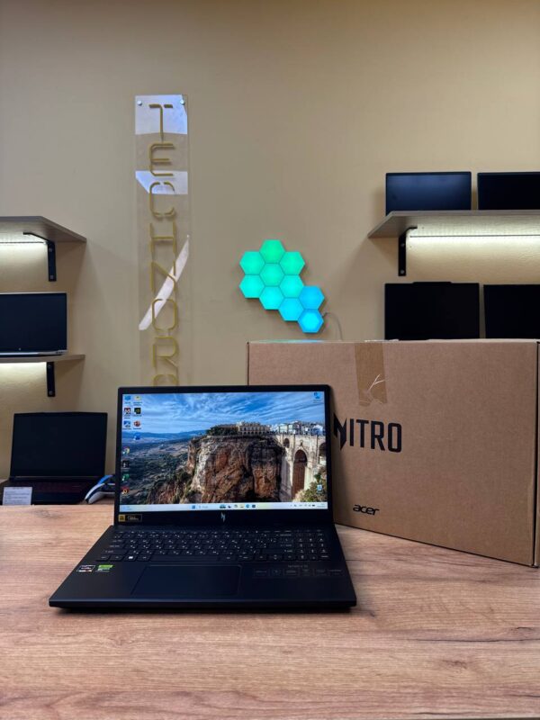 Acer Nitro V 15 / Ryzen 5 7535HS / RTX 2050 / 16GB / SSD 512GB / 144Hz