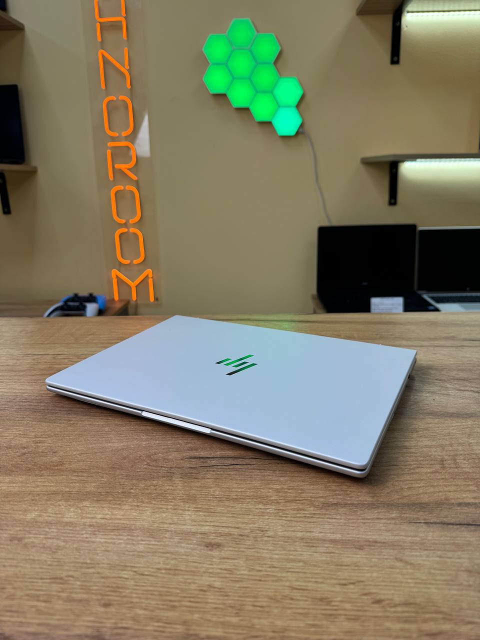 HP EliteBook 8 G1a 14 AI / 16GB / SSD 256GB / 60Hz — фото 7