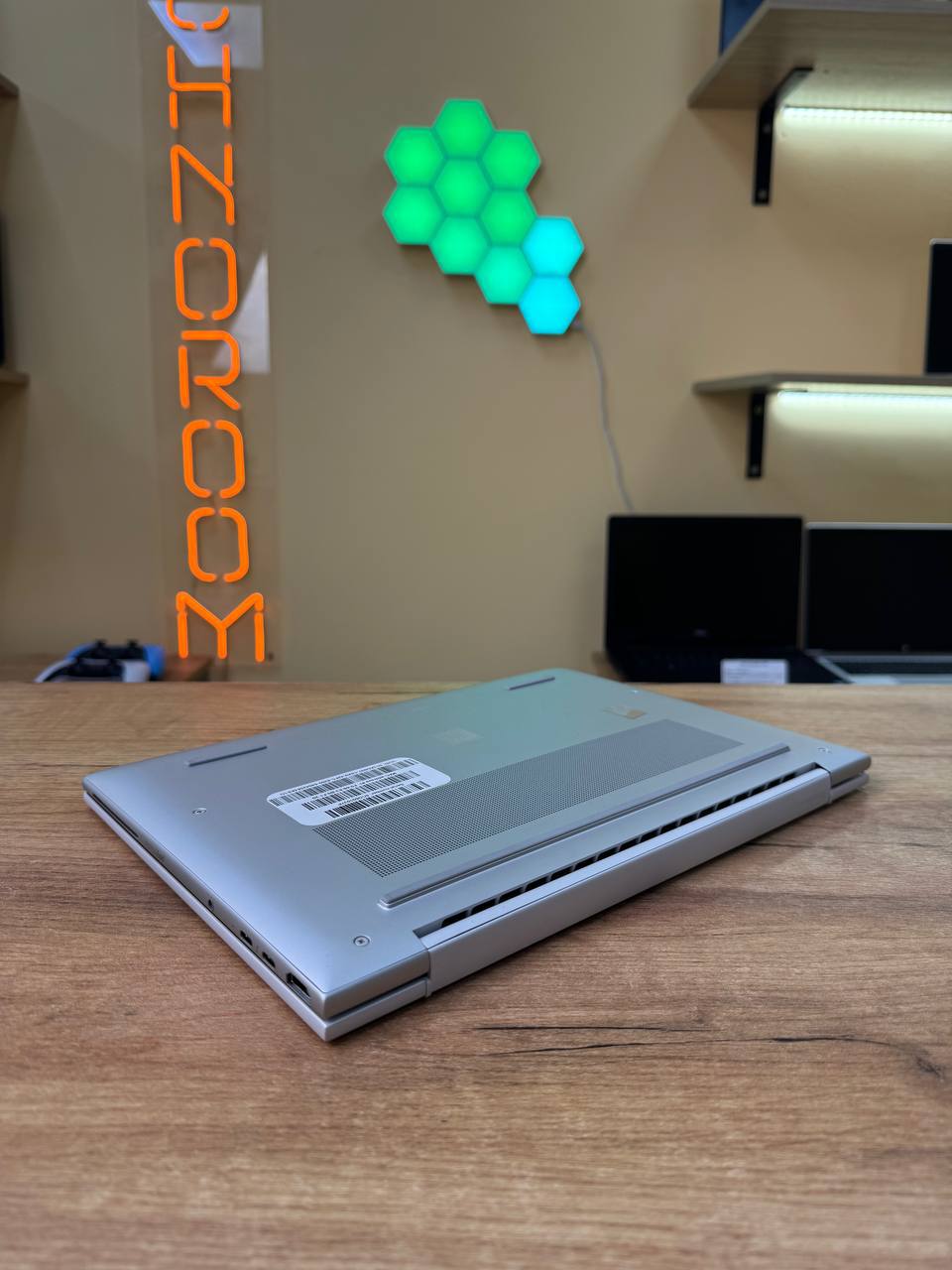HP EliteBook 8 G1a 14 AI / 16GB / SSD 256GB / 60Hz — фото 8