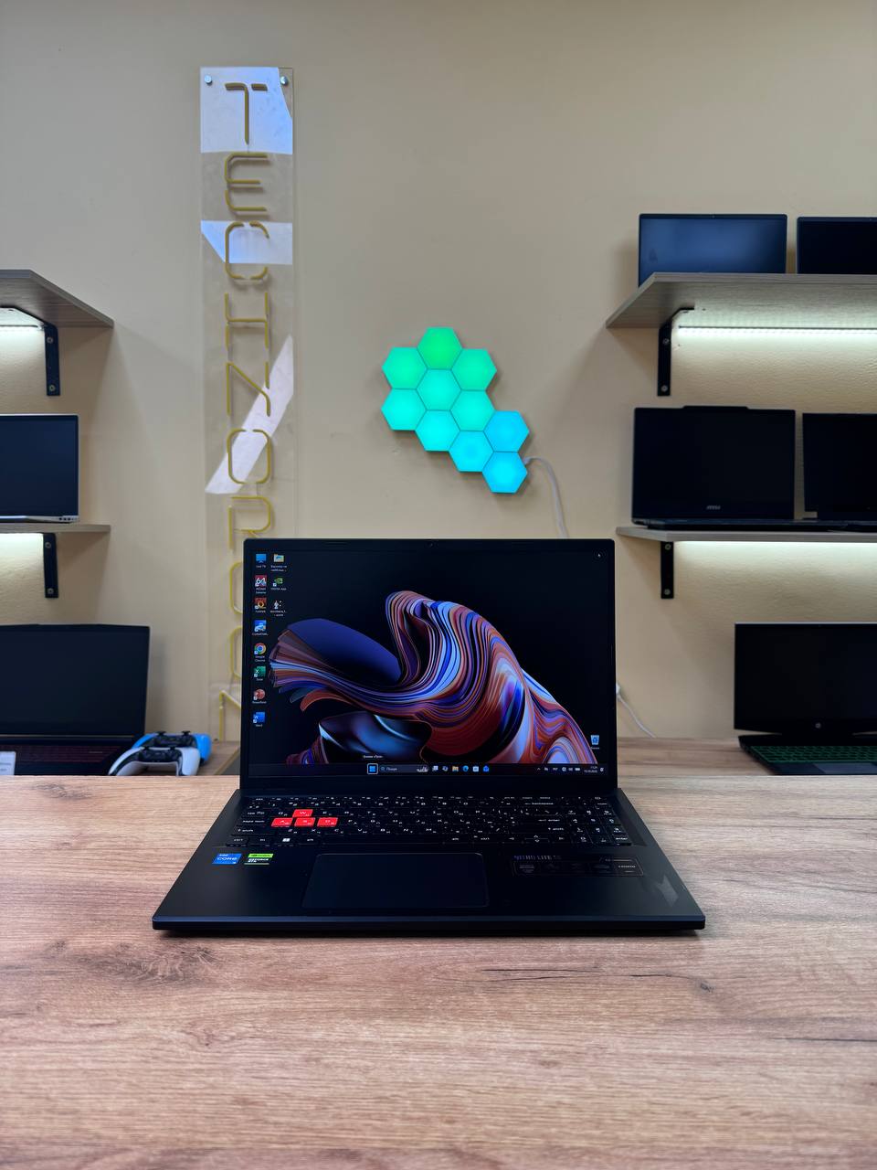 Acer Nitro Lite 16 / i5-13420H / RTX 4050 / 16GB / SSD 512GB / 165Hz