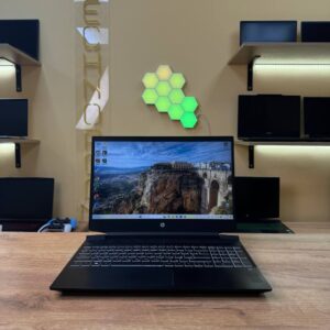 HP Pavilion 15 / Ryzen 5 3550H / GTX 1650 / 32GB / SSD 512GB / 60Hz
