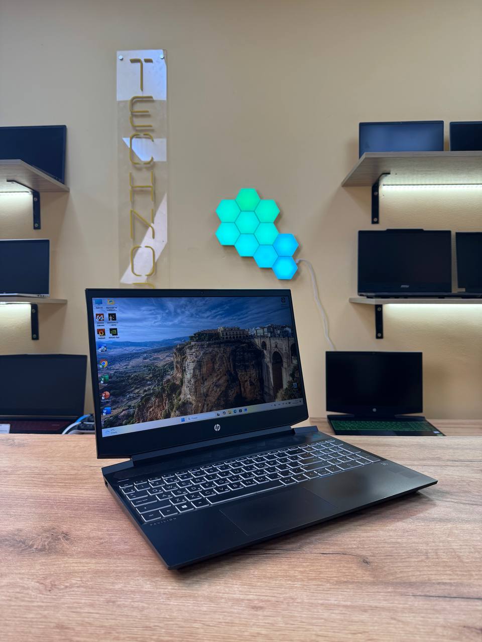 HP Pavilion 15 / Ryzen 5 3550H / GTX 1650 / 32GB / SSD 512GB / 60Hz — фото 2