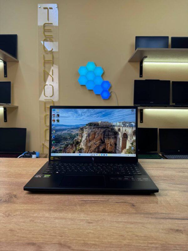 Acer Nitro V 15 / Ryzen 5 7535HS / RTX 4060 / 16GB / SSD 512GB / 165Hz