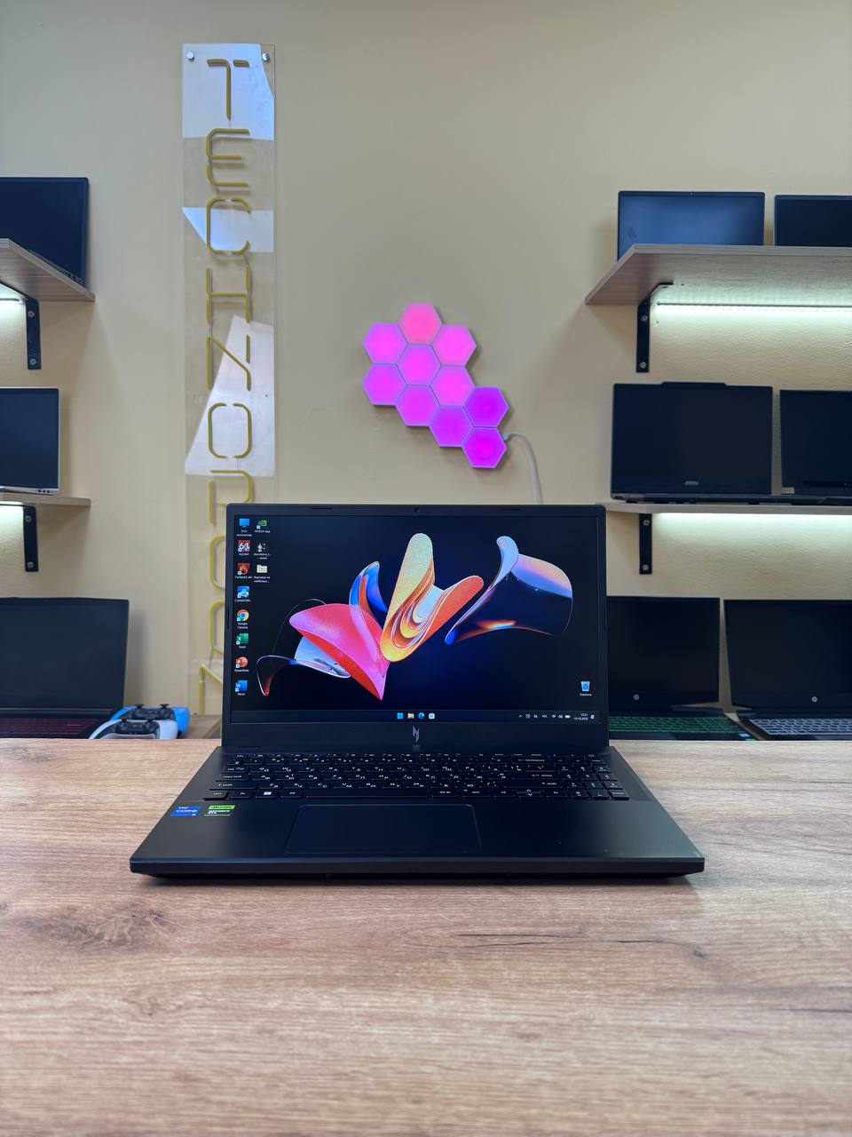 Acer Nitro V 15 / i5-13420H / RTX 3050 / 16GB / SSD 512GB / 144Hz