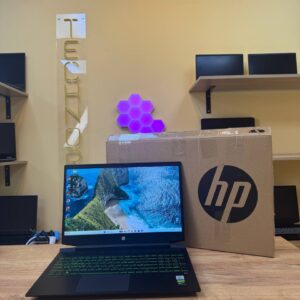HP Pavilion 16 / i5-10300H / GTX 1650 / 16GB / SSD 512GB / 60Hz