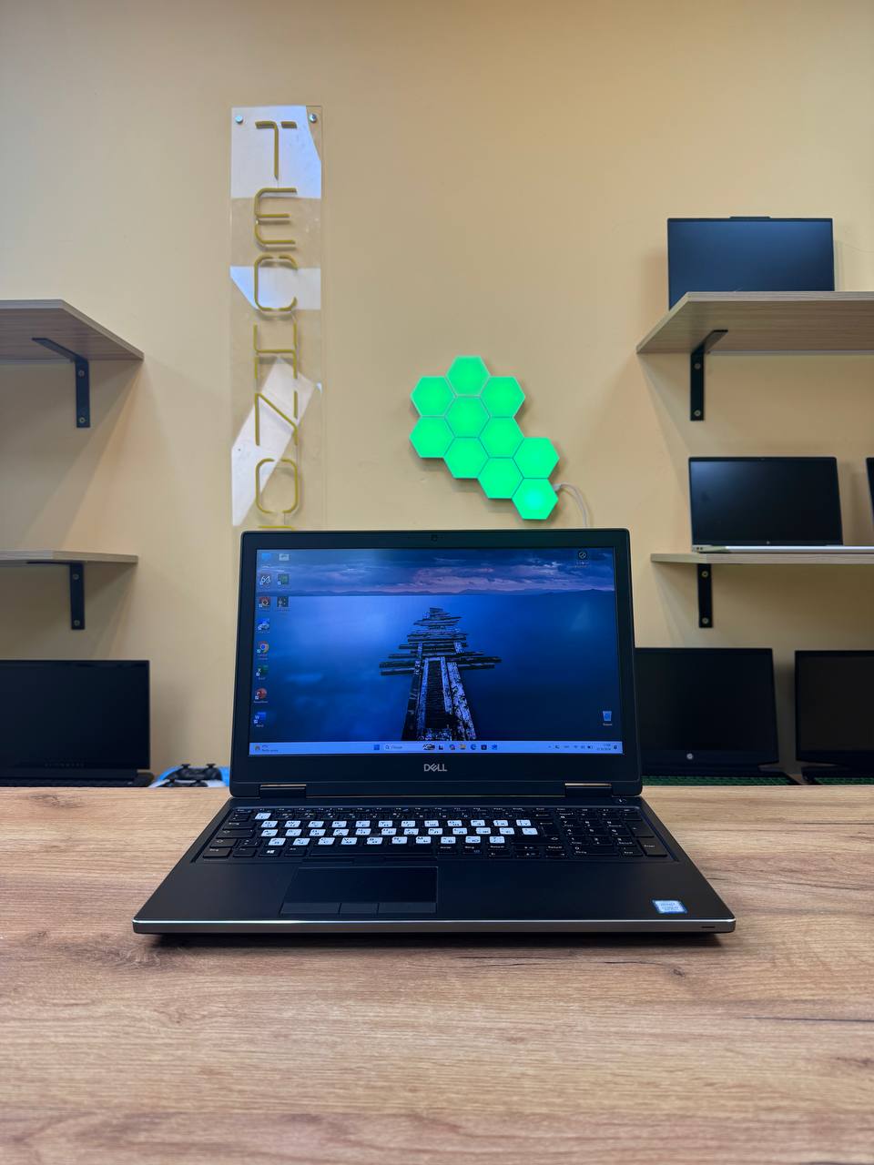 Dell Precision 7530 / i7-8750H / 16GB / Накопичувачі 756GB / 60Hz