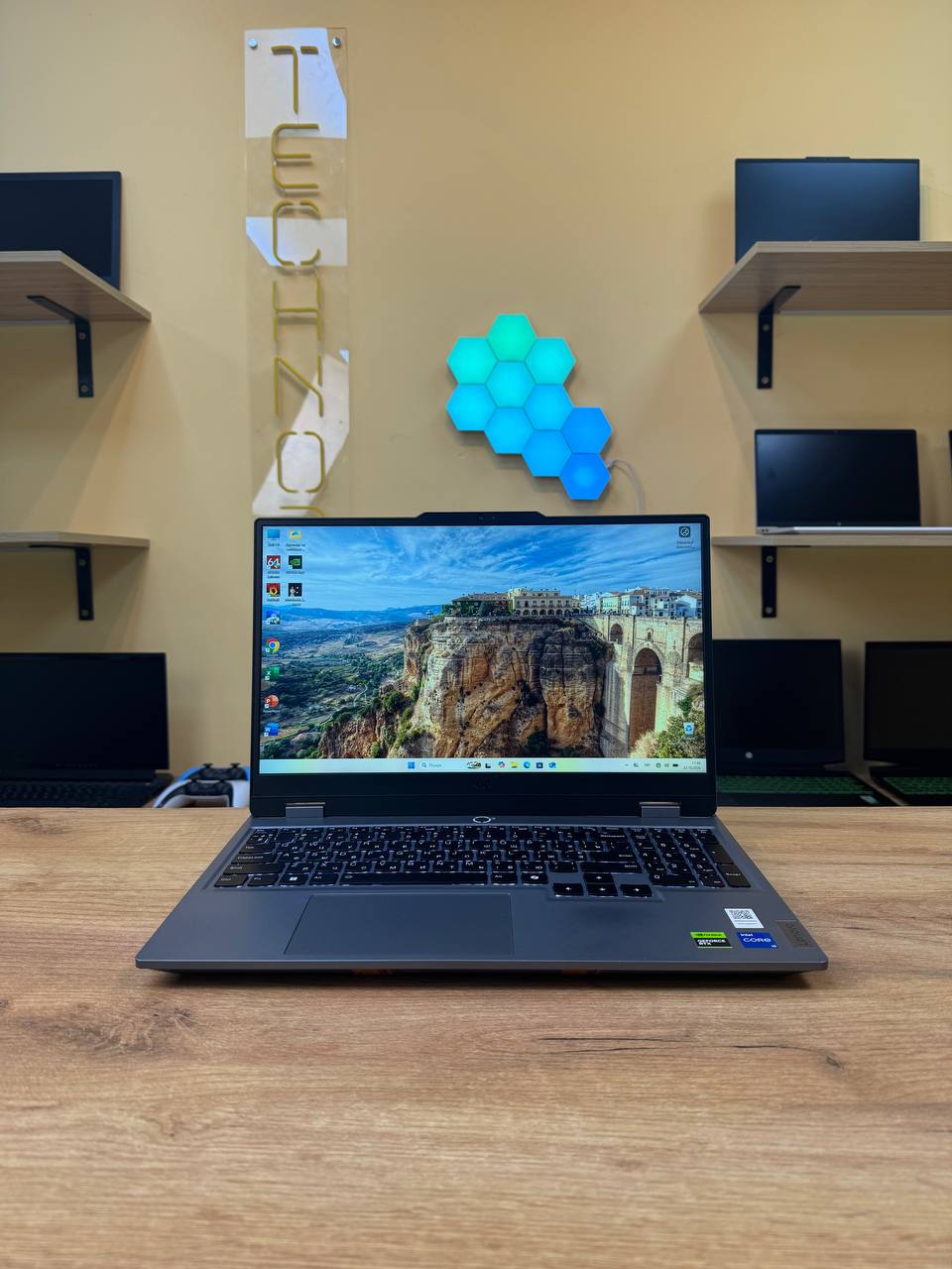 Lenovo LOQ 15 / i5-12450HX / RTX 4060 / 16GB / SSD 512GB / 144Hz