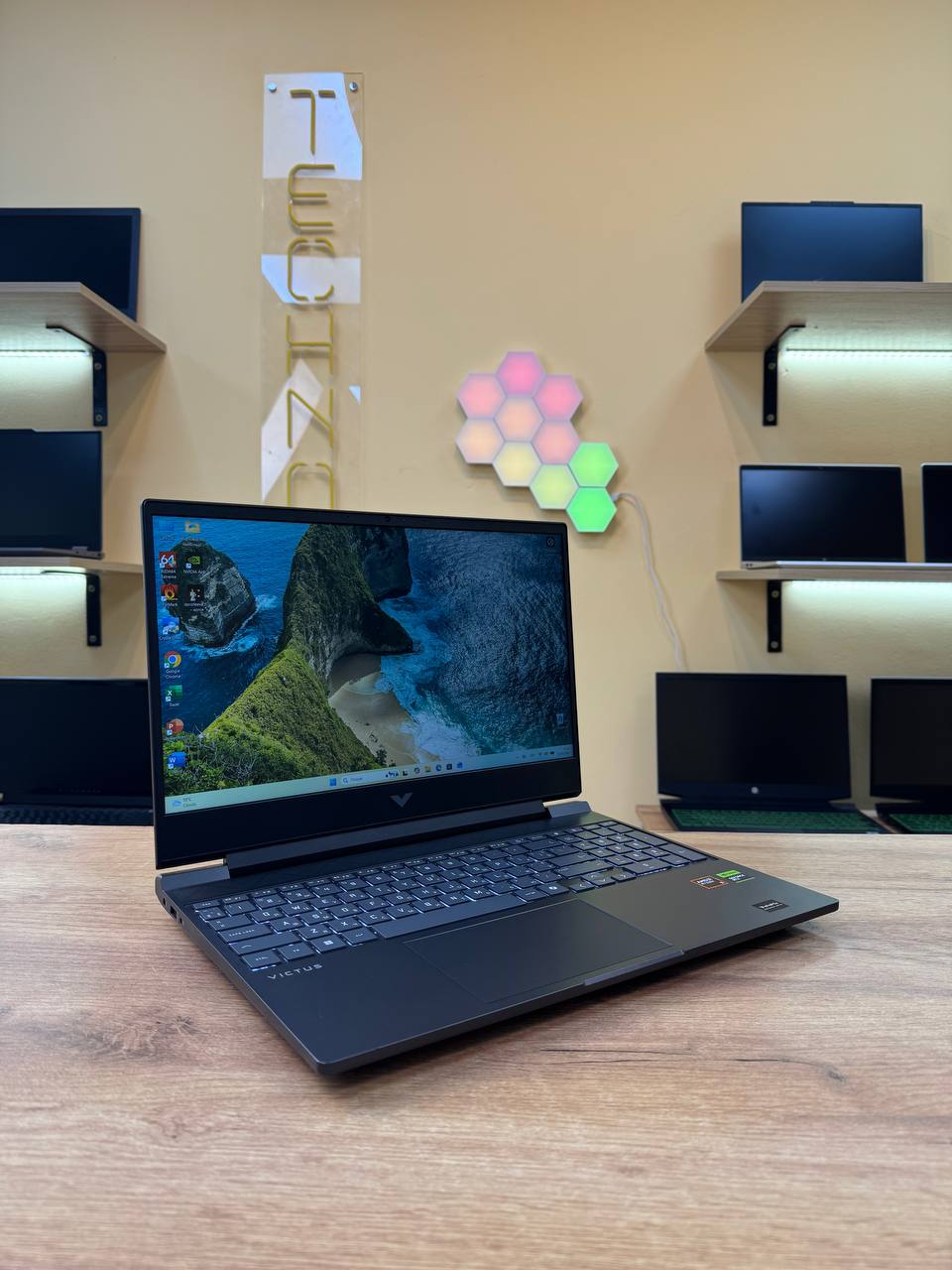 HP Victus 15 / Ryzen 5 8645HS / RTX 3050 / 16GB / SSD 1000GB / 144Hz — фото 2