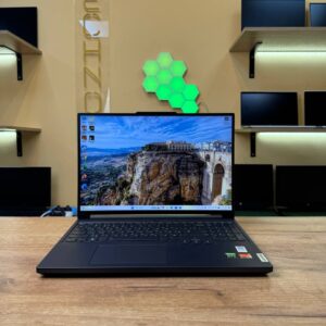 Lenovo Legion Slim 5 / Ryzen 5 7640HS / RTX 4060 / 16GB / SSD 512GB / 144Hz