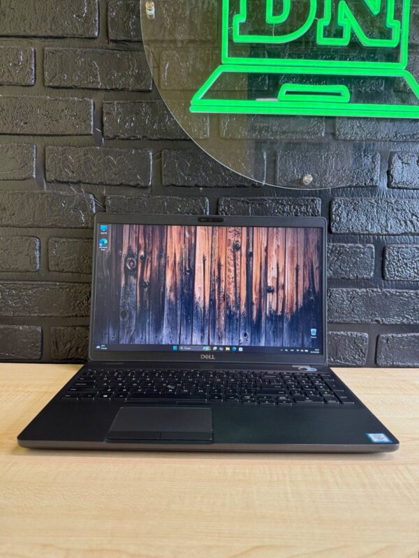 DELL LATITUDE 5500 / i5-8365U / Intel UHD / 8GB / SSD 256GB