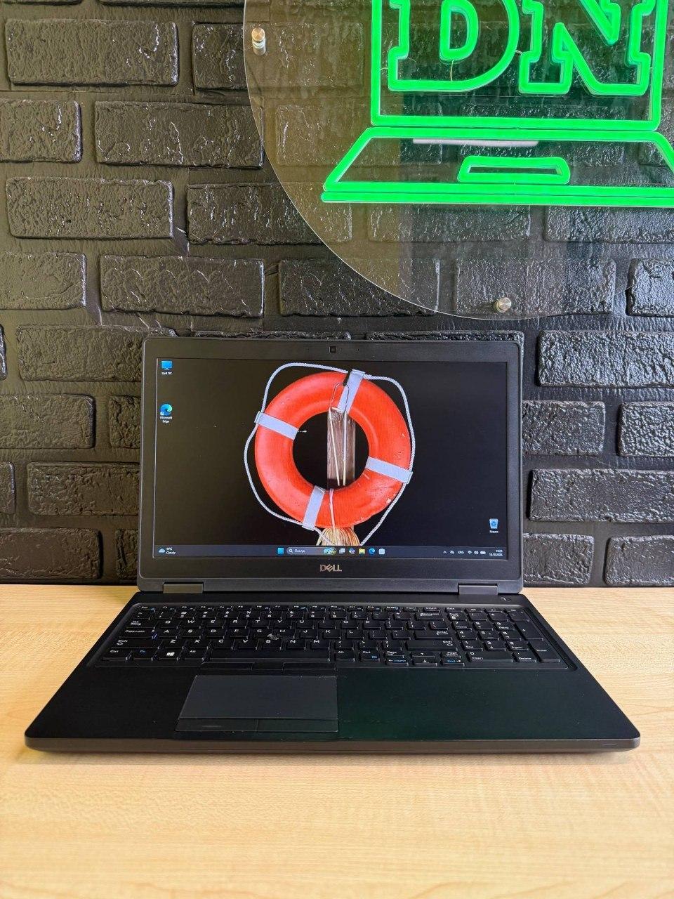 DELL LATITUDE 5590 / i5-8250U / Intel UHD / 8GB / SSD 256GB