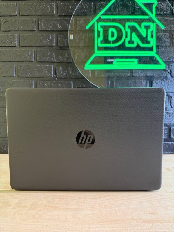 HP 250 G8 / Intel Iris Xe / 16GB / SSD 256GB — фото 2